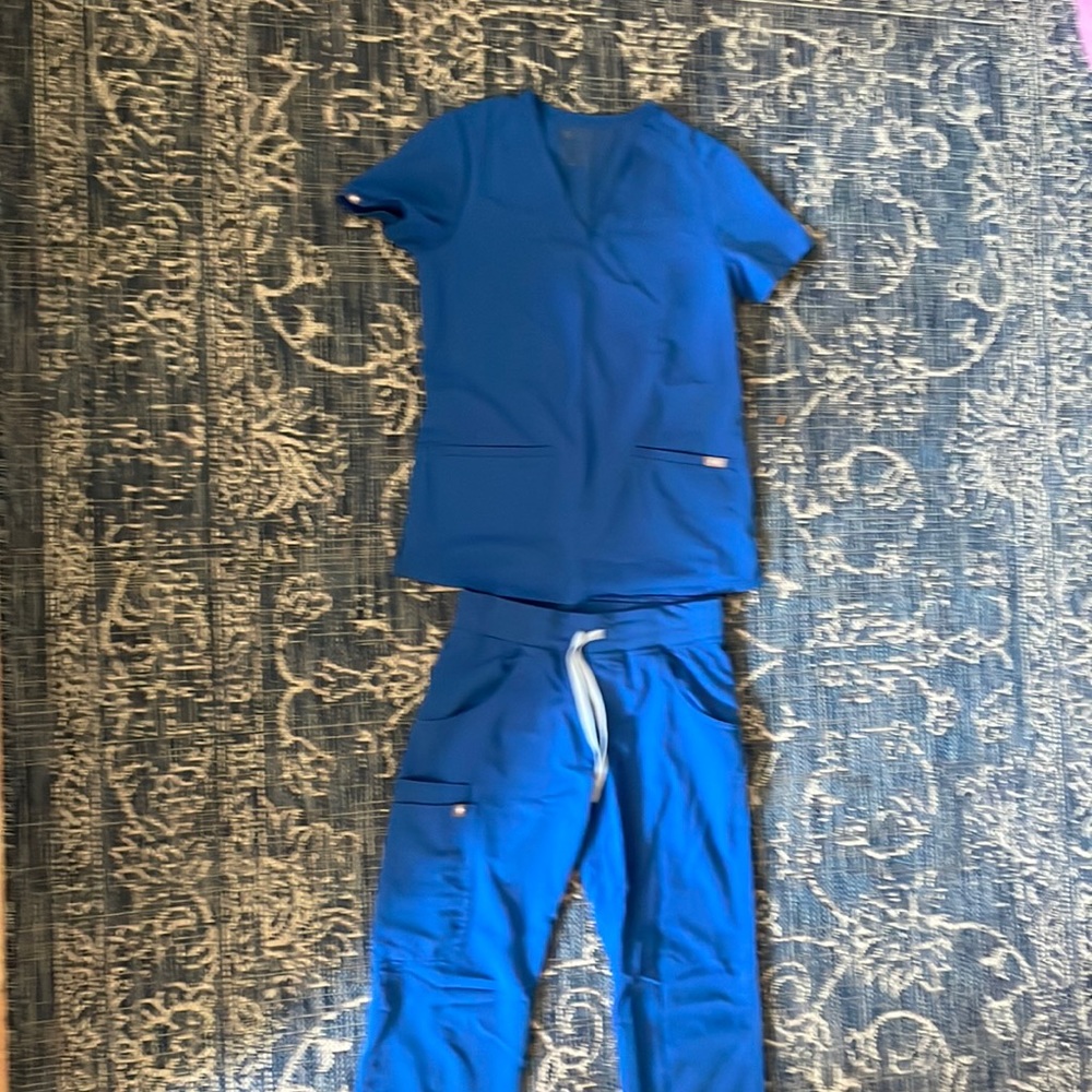 FIGS royal blue scrubs